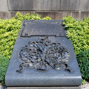 Grabmal eines Generaldirektors der Burbacher Hütte, Foto: Uwe Büch